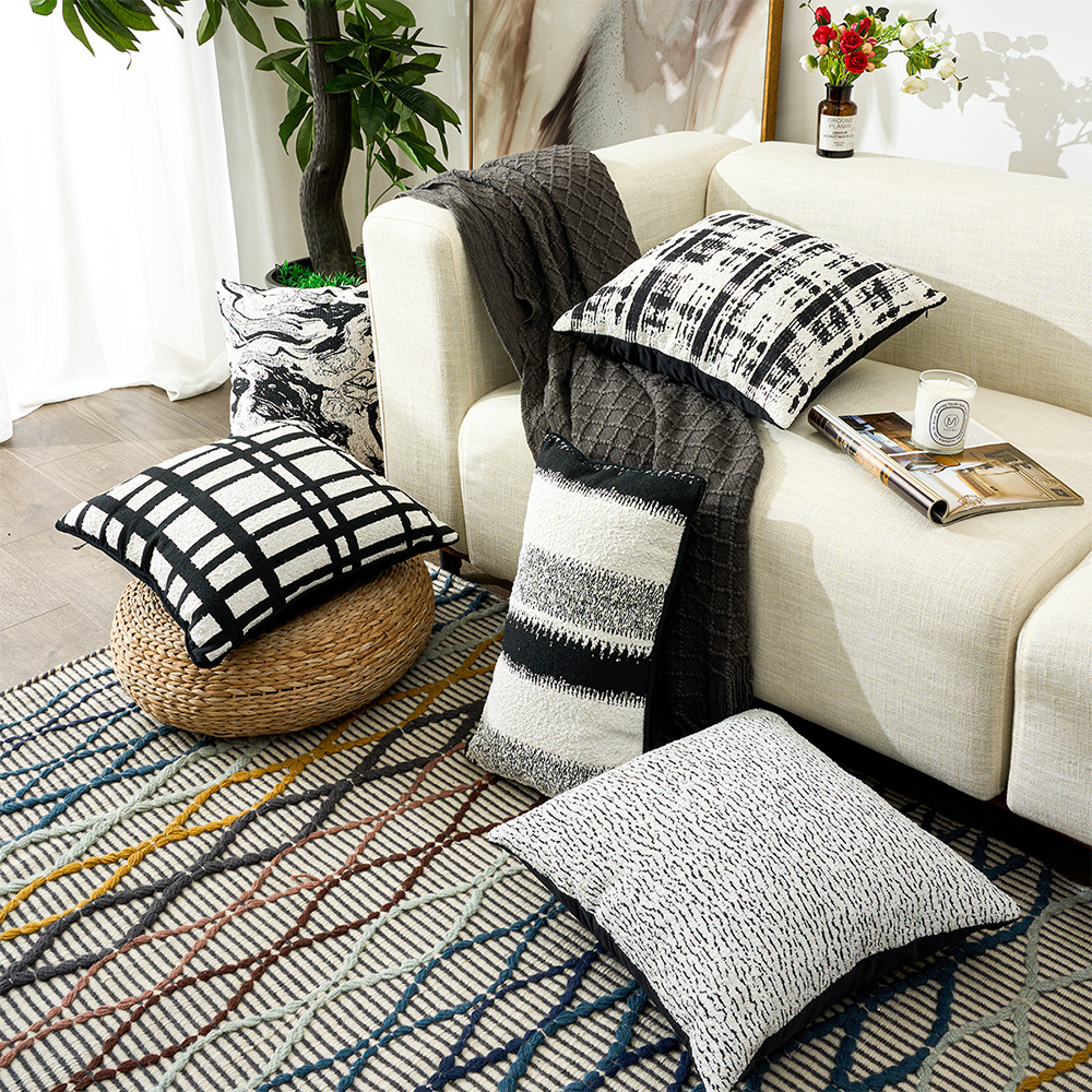 Gối trang trí họa tiết chenille sang trọng