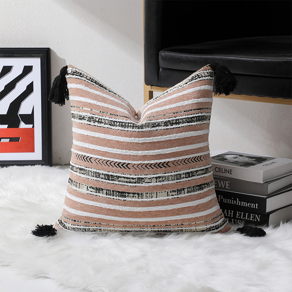 Gối trang trí họa tiết chenille sọc có tua rua